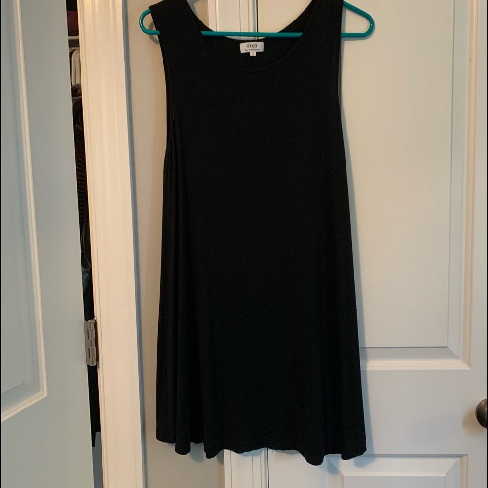 Black piko dress